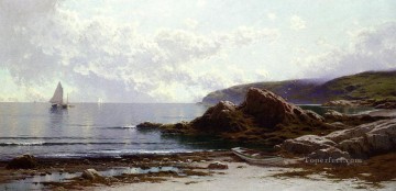 Alfred Thompson Bricher Painting - Navegando por la costa junto a la playa Alfred Thompson Bricher